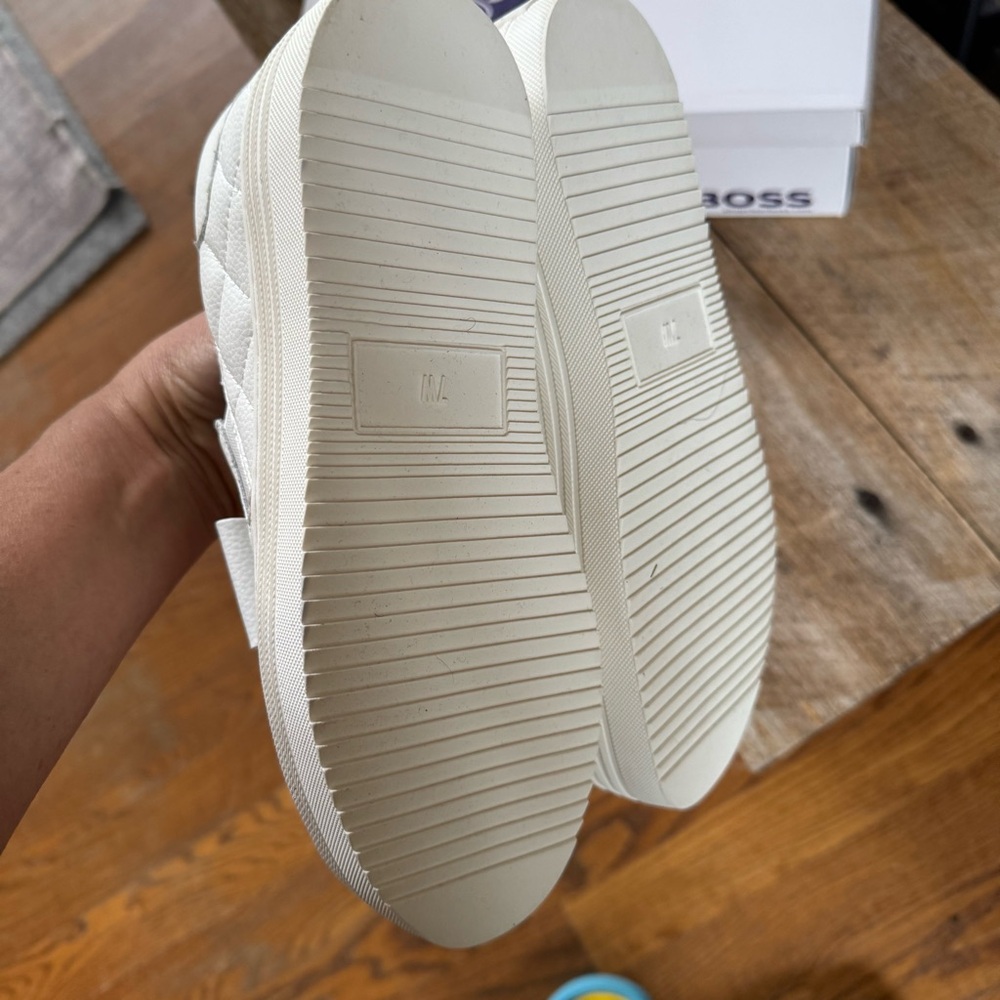 Joy Mangano White Bow platform Sneakers quilted leather orthotic insole 7 Wide - Picture 6 of 7